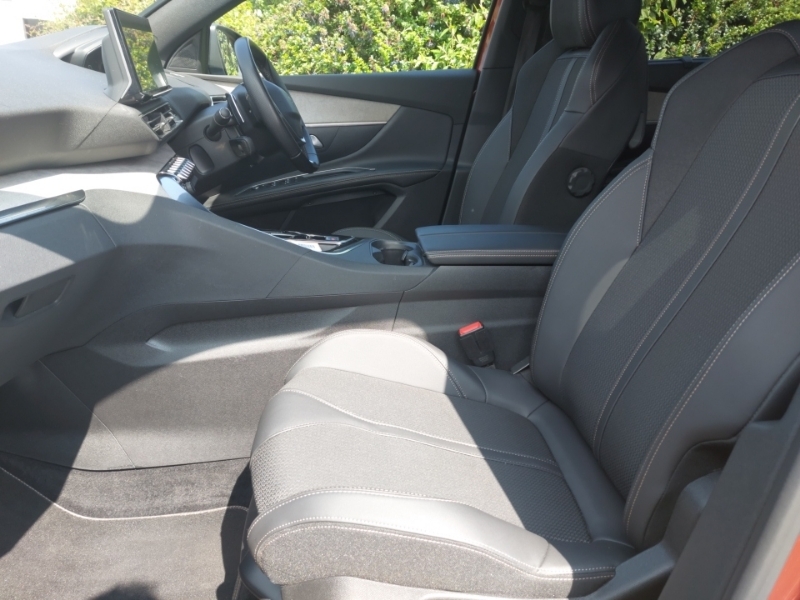 Peugeot 5008 1.2 Puretech Gt Eat8 NG23KYO Brown #5