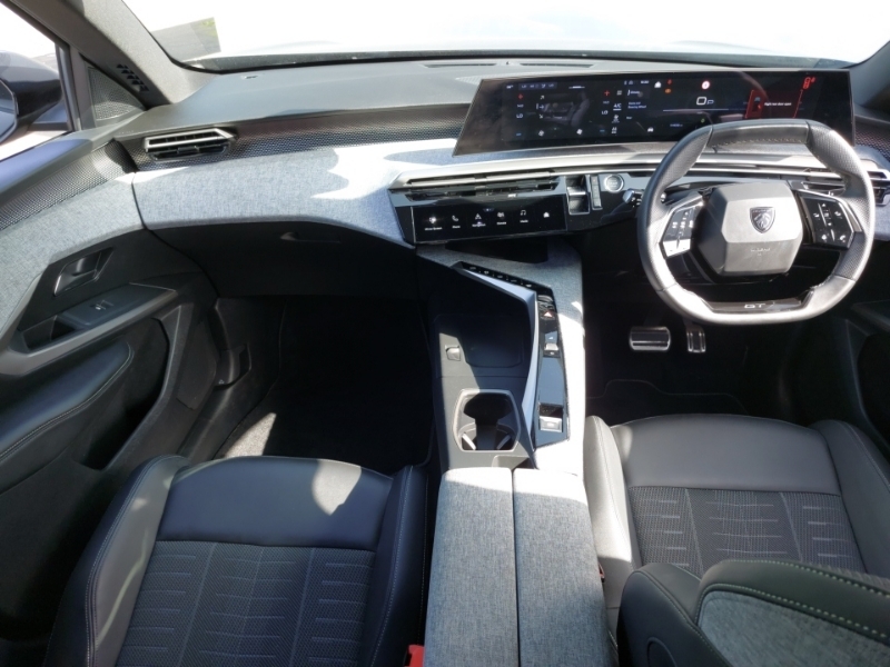 Peugeot 5008 1.2 Hybrid 136 Gt E-dsc6 Black #3