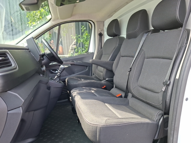 Renault Trafic Ll30 Blue Dci 130 Extra Safety Van White #5