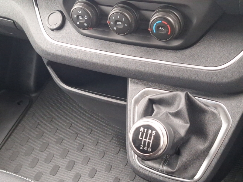 Renault Trafic Ll30 Blue Dci 150 Extra Safety Van White #11