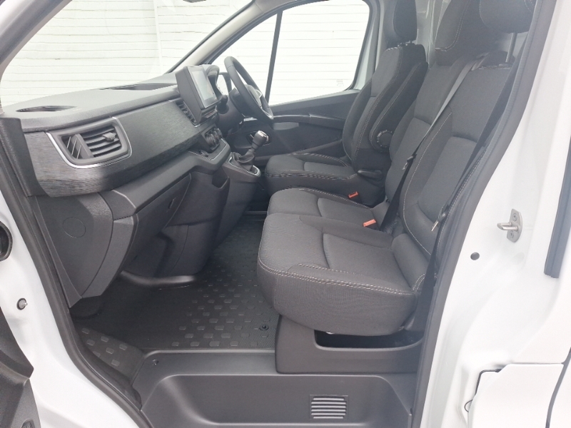 Renault Trafic Ll30 Blue Dci 150 Extra Safety Van White #5