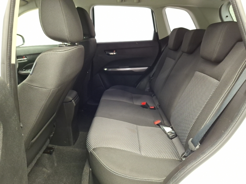 Suzuki Vitara 1.0 Boosterjet Sz4 White #6