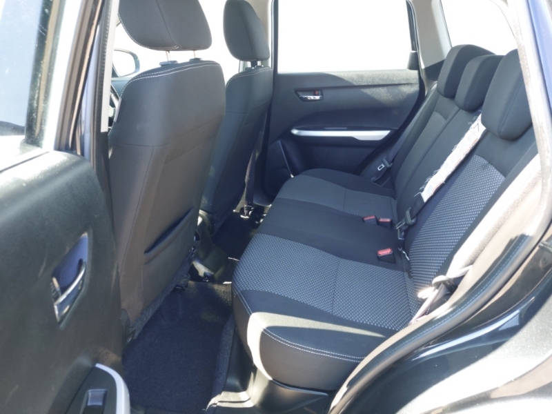 Suzuki Vitara 1.6 Sz4 Black #6