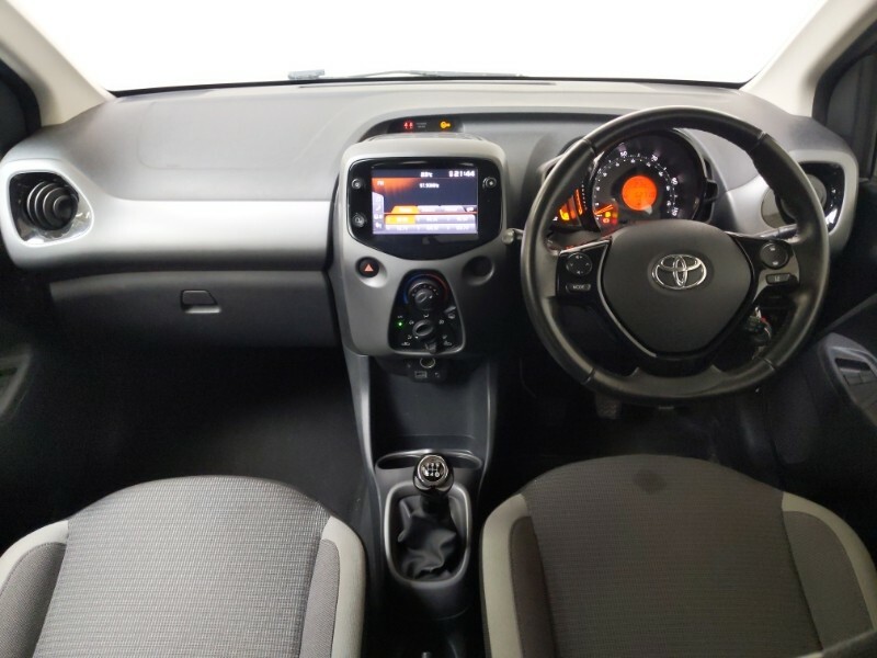 Toyota Aygo 1.0 Vvt-i X-play Tss FG71YMU Black #3
