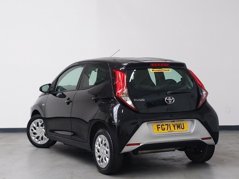 Toyota Aygo 1.0 Vvt-i X-play Tss FG71YMU Black #2