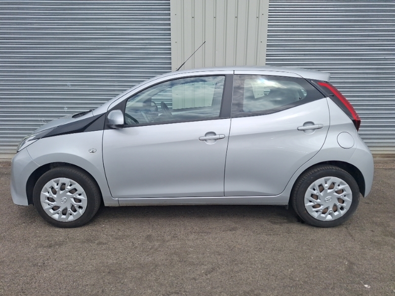Toyota Aygo 1.0 Vvt-i X-play Silver #4