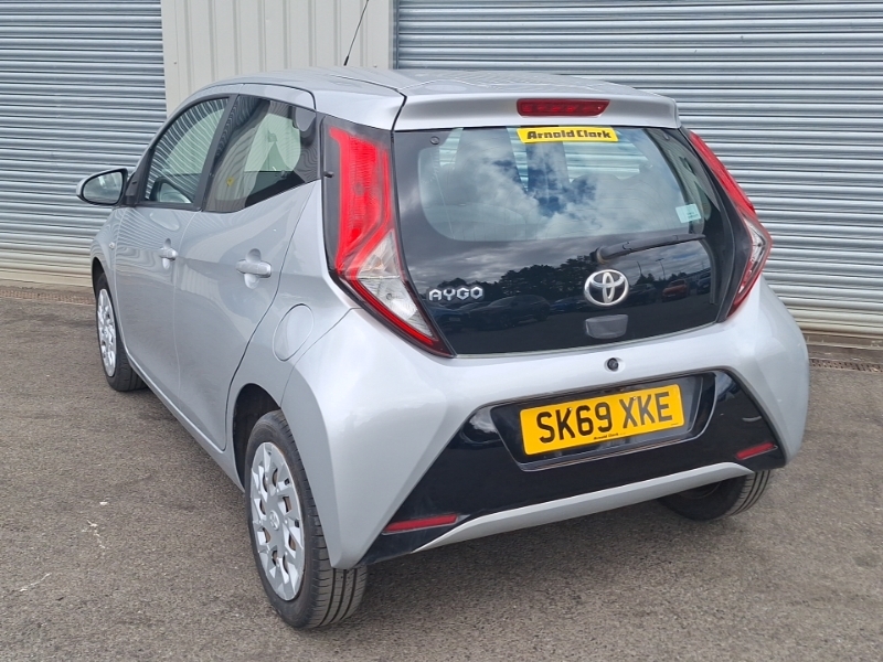 Toyota Aygo 1.0 Vvt-i X-play Silver #2