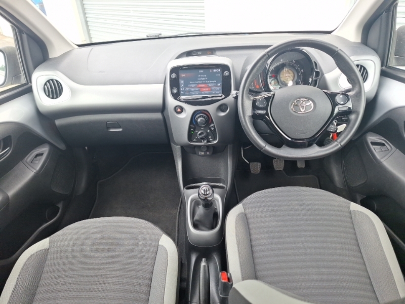 Toyota Aygo 1.0 Vvt-i X-play Silver #3