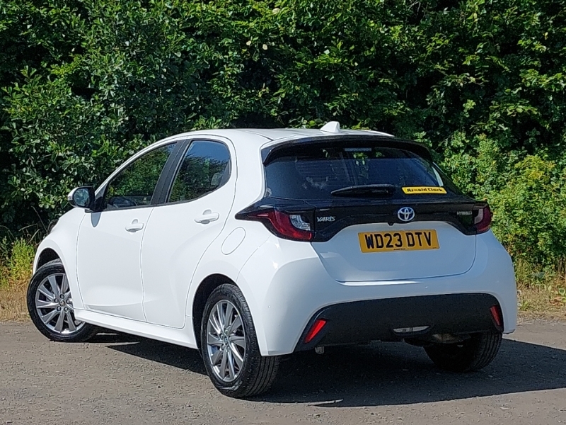 Toyota Yaris 1.5 Hybrid Icon Cvt WD23DTV White #2