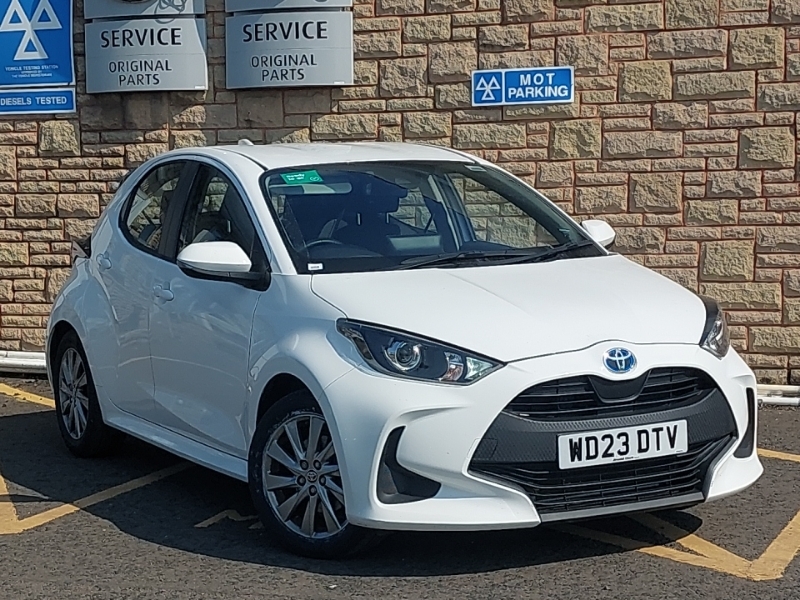 Toyota Yaris 1.5 Hybrid Icon Cvt White