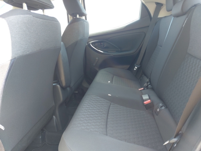 Toyota Yaris 1.5 Hybrid Icon Cvt WD23DTV White #6