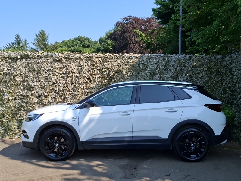 Vauxhall Grandland X 1.2 Turbo Griffin Edition White #4