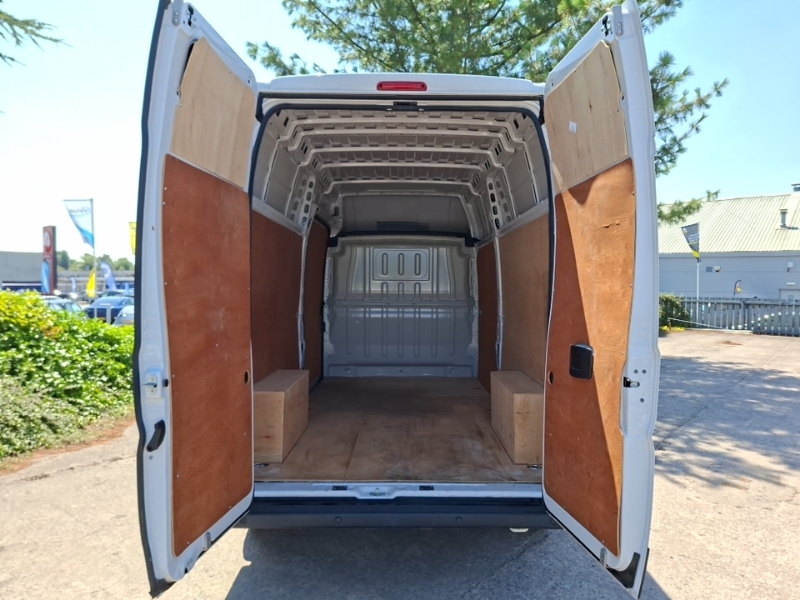 Vauxhall Movano Prime White #17