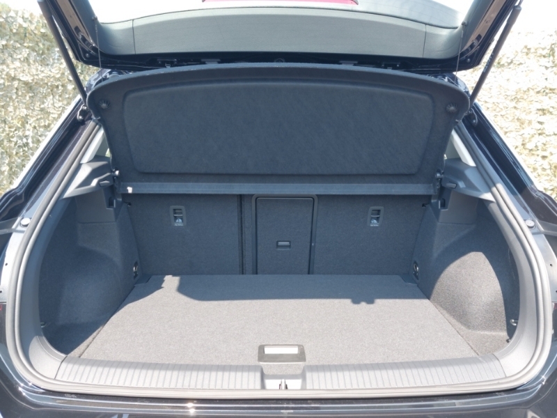 Volkswagen T-Roc Hatchback Black #18