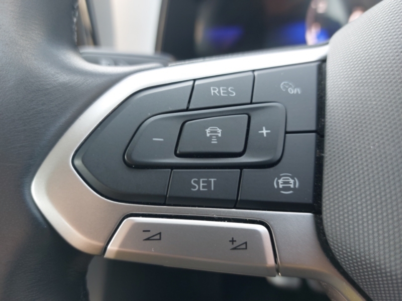 Volkswagen T-Roc Hatchback Black #12