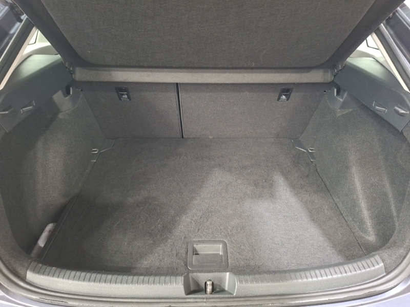 Volkswagen Taigo Hatchback White #18