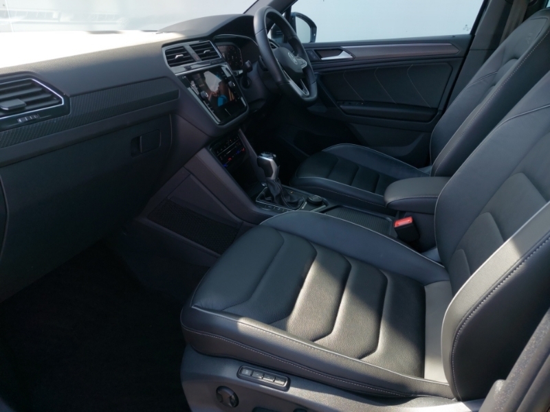 Volkswagen Tiguan 2.0 Tsi 4Motion R-line Dsg Black #5