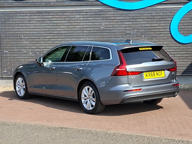 Volvo V60 2.0 D3 Momentum Grey #2