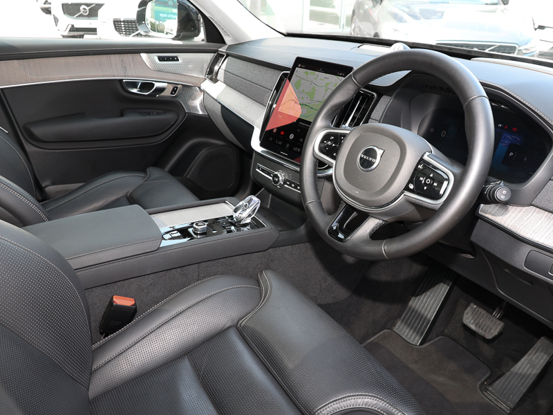 Volvo XC90 Ultra Black #16