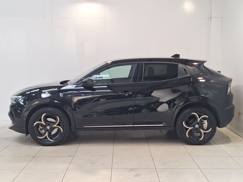 Alfa Romeo Junior 1.2 Turbo Ibrida Intensa Black #4