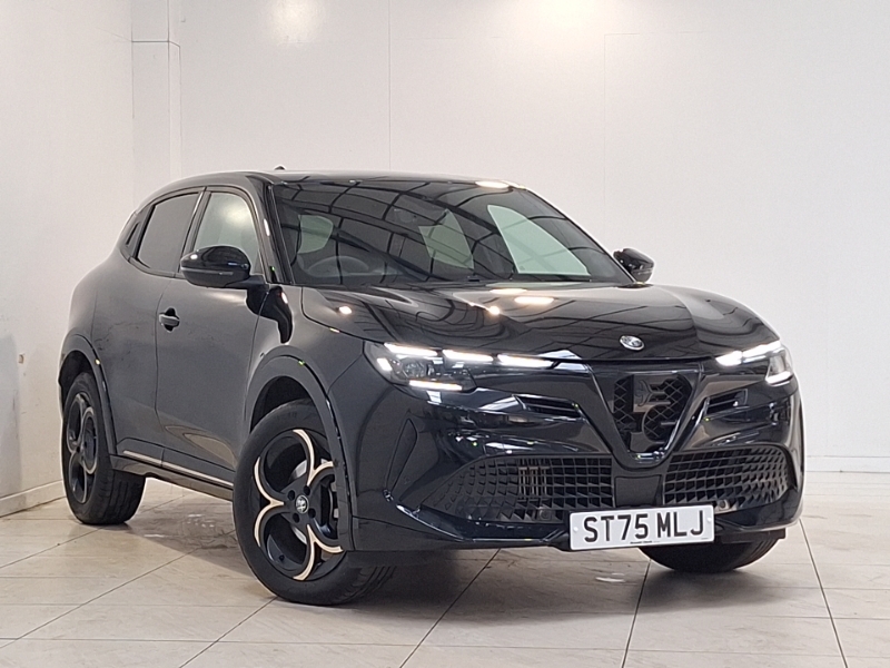 Alfa Romeo Junior 1.2 Turbo Ibrida Intensa Black