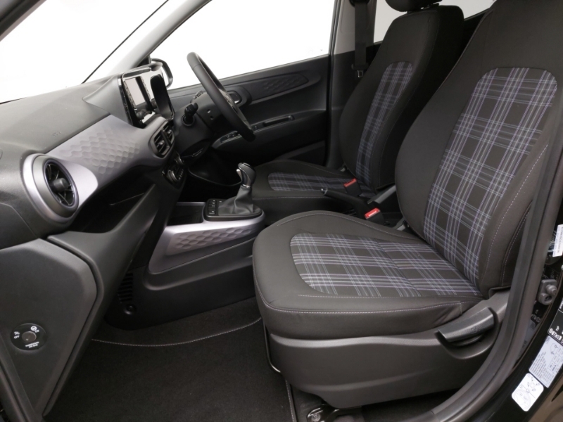 Hyundai I10 1.2 79 Premium Nav Black #5