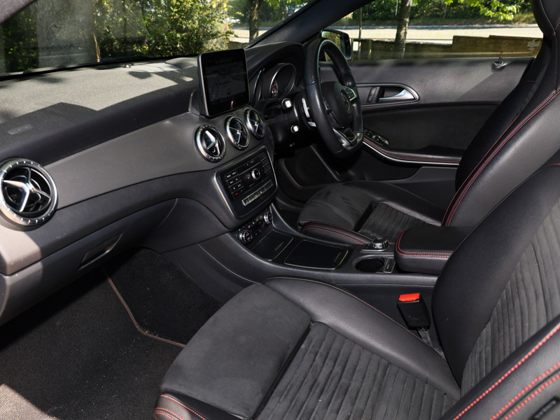 Mercedes-Benz CLA Class Cla 220D Amg Line Night Edition Tip Black #5