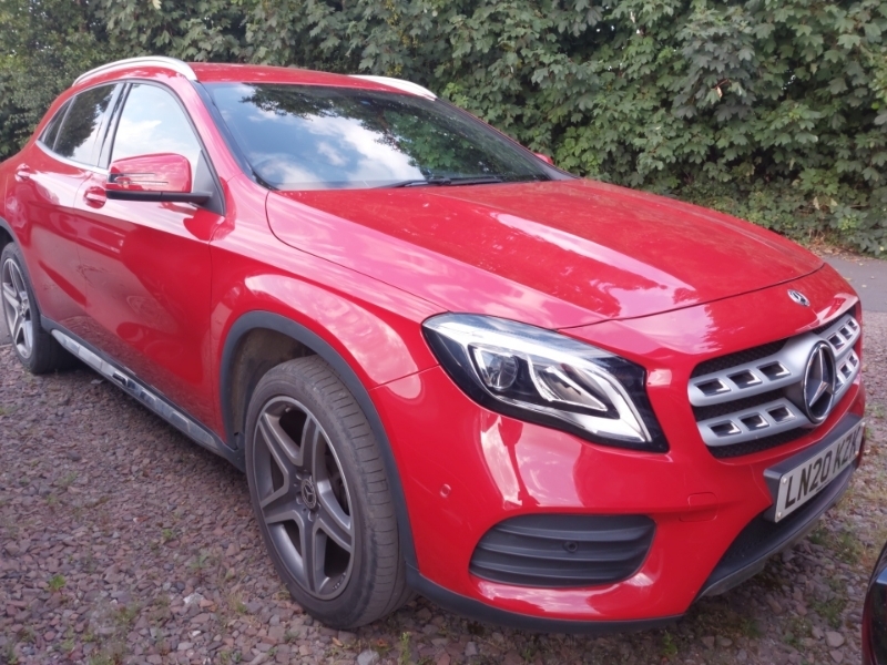 Mercedes-Benz GLA Class Gla 180 Amg Line Edition Red