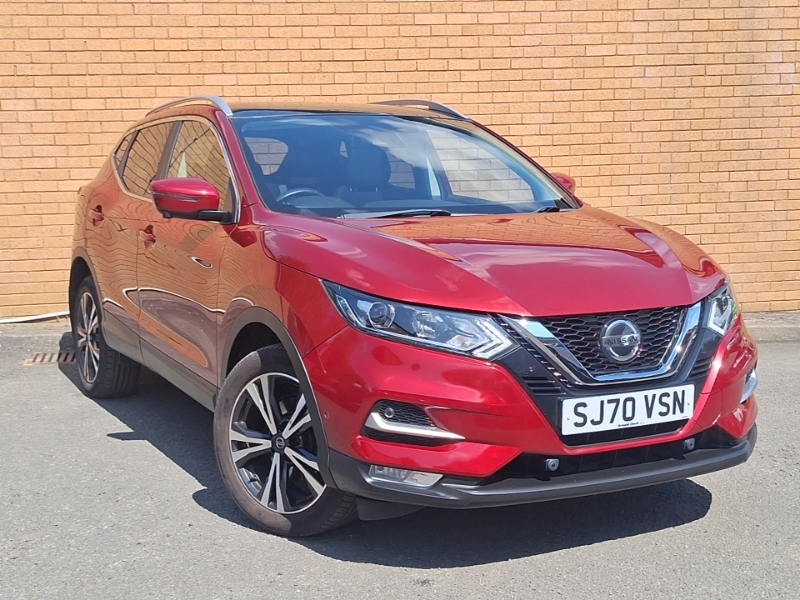 Nissan Qashqai 1.3 Dig-t 160 N-connecta Dct Red