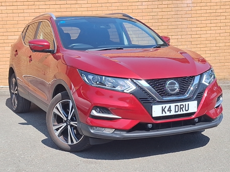 Nissan Qashqai 1.3 Dig-t 160 N-connecta Dct Red