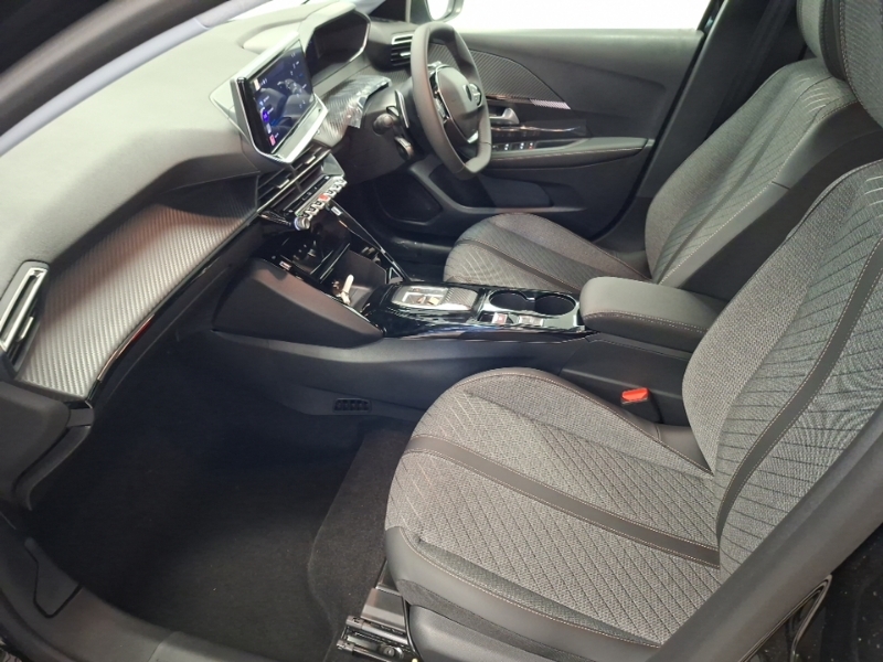 Peugeot 208 1.2 Hybrid 110 Allure E-dsc6 Black #5
