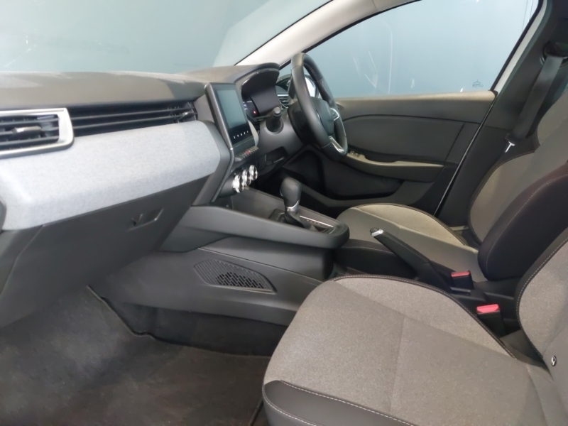 Renault Clio 1.6 E-tech Full Hybrid 145 Evolution RE25TZO White #4