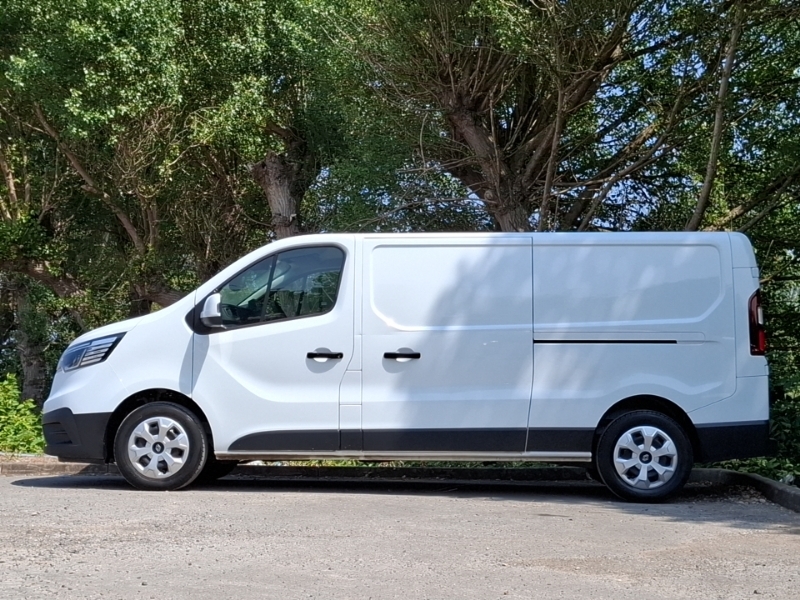 Renault Trafic Ll30 Blue Dci 130 Advance Safety Van White #4