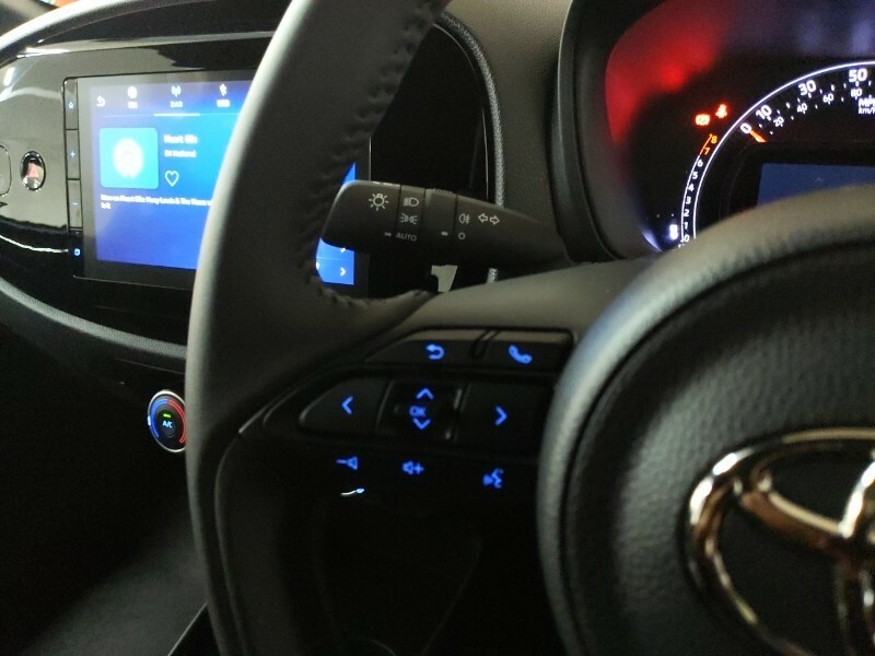 Toyota Aygo X Edge White #19