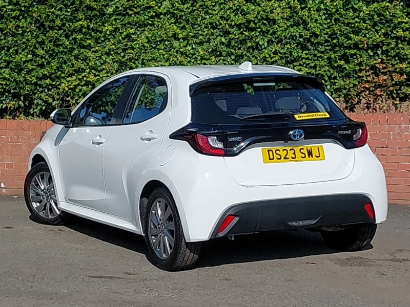 Toyota Yaris 1.5 Hybrid Icon Cvt DS23SWJ White #2