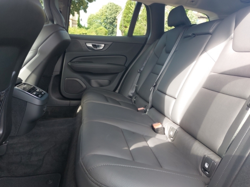 Volvo V60 2.0 B3p Plus Dark 7 Speed Blue #6