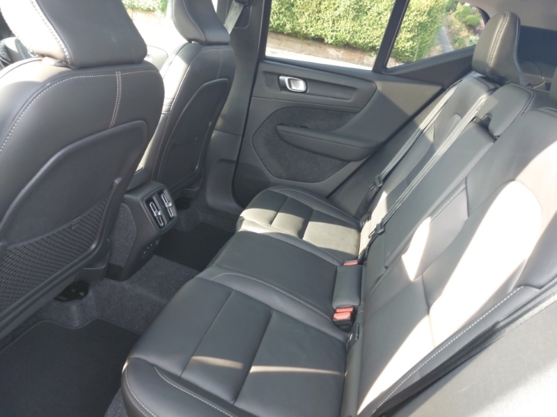 Volvo XC40 2.0 B3p Ultra Dark SO25KYH Blue #6