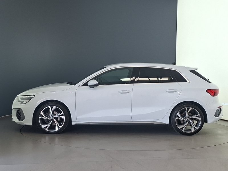 Audi A3 30 Tfsi S Line S Tronic White #4