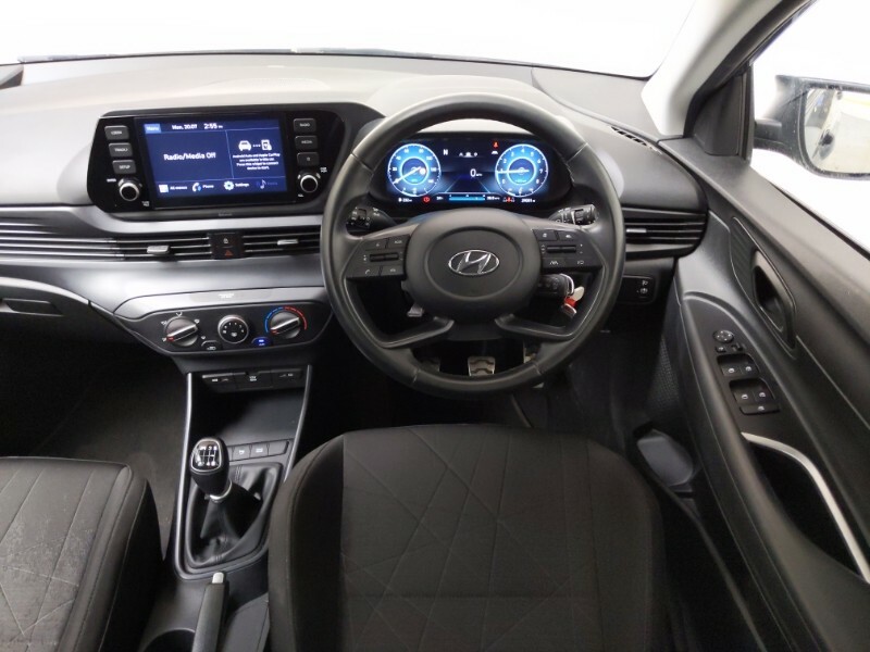 Hyundai Bayon Premium Red #7
