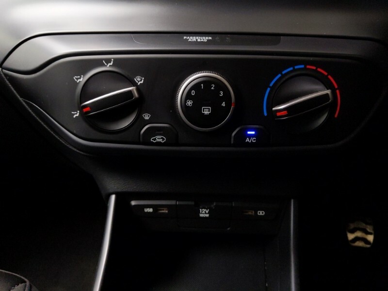 Hyundai Bayon Premium Red #13