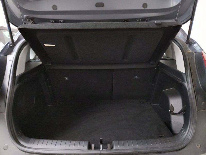 Hyundai Bayon Premium Red #8