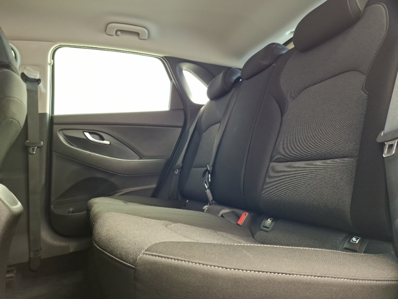 Hyundai I30 1.0T Gdi Se Connect Dct White #6
