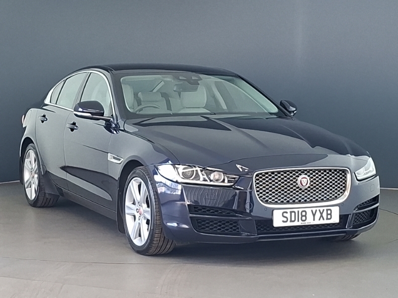 Jaguar XE 2.0 Ingenium Portfolio Blue