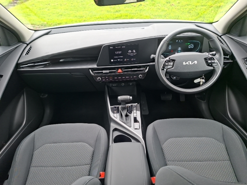 Kia Niro 1.6 Gdi Hybrid 2 Dct White #3