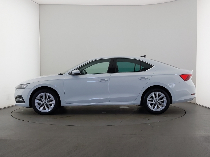 Skoda Octavia 2.0 Tdi 150 Se L Dsg White #4