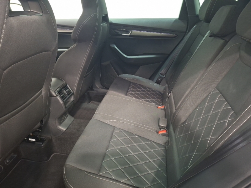 Skoda Karoq 1.5 Tsi Sportline Dsg White #6