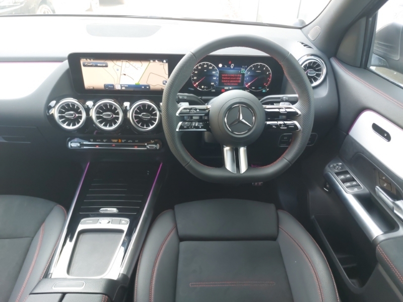Mercedes-Benz GLA Class Gla 200 Amg Line Executive White #8