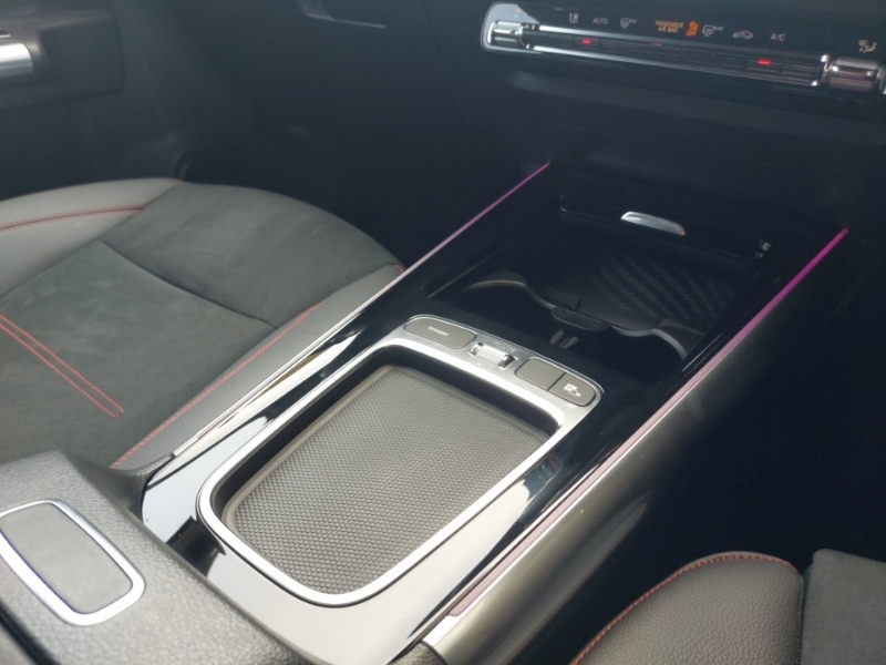 Mercedes-Benz GLA Class Gla 200 Amg Line Executive White #12