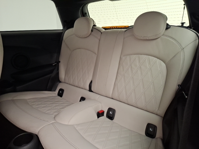 Mini Hatch 1.5 Cooper Exclusive Premium Red #6