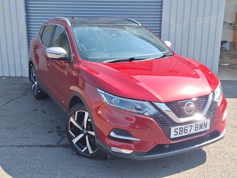 Nissan Qashqai 1.2 Dig-t Tekna Red